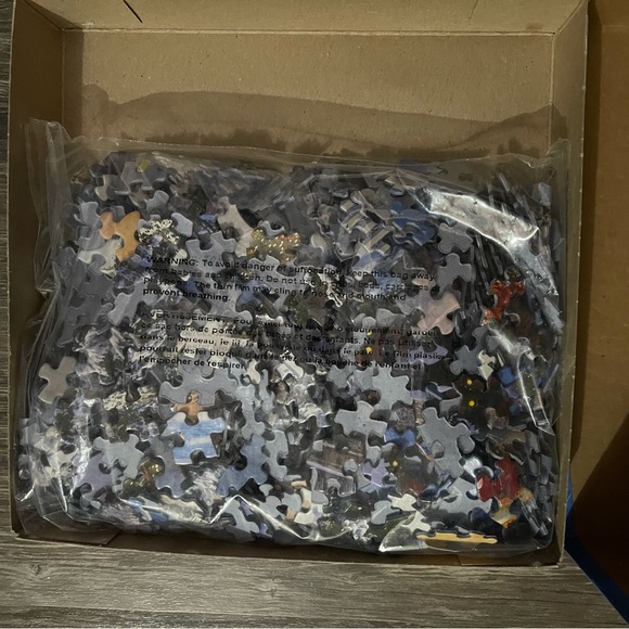 Springbok 1000 Piece Jigsaw Puzzle Holiday 🧩 - Picture 2 of 3